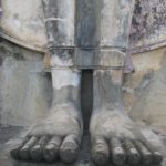 Füße so groß wie ein Bein vom Buddha im Wat Saphan Hin