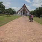 Unterwegs zum Viharn Phra Mongkol Bopitah