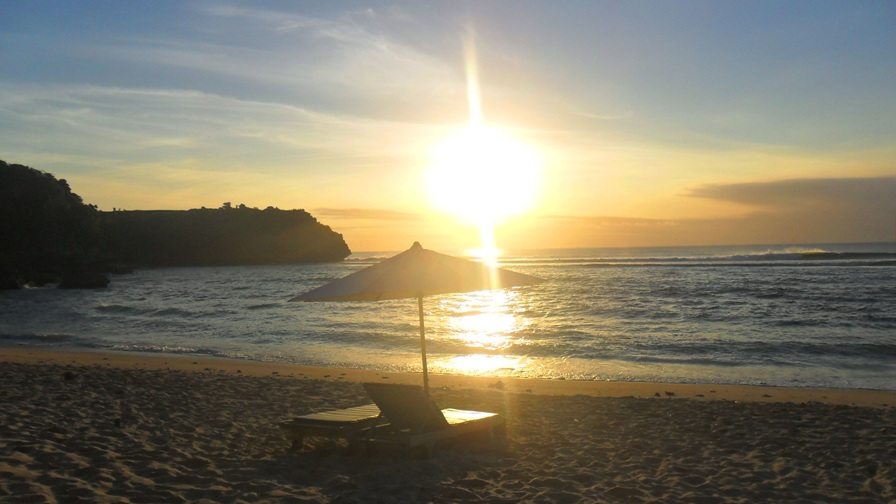 Sonnenuntergang am Balangan Beach auf Bali