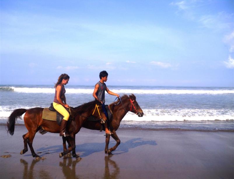 Urlaub auf Bali-Strand von Kerobokan