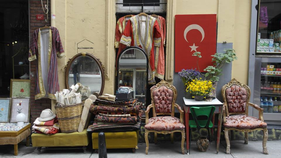 Viel Trödel im Viertel Curcukuma, Istanbul
