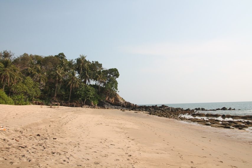 Einsame Buchten und Strände im Süden von Koh Lanta, Thailand