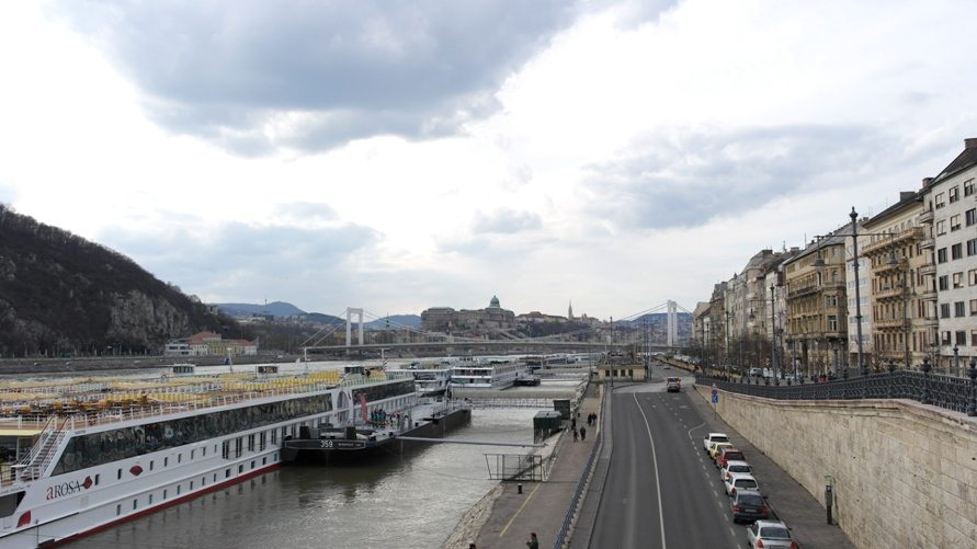 Blick von der Freiheitsbrücke auf Budapest: Toller Tipp