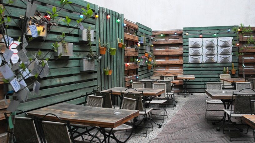 Garten im Kazimir - Restauranttipp für Budapest in 3 Tagen