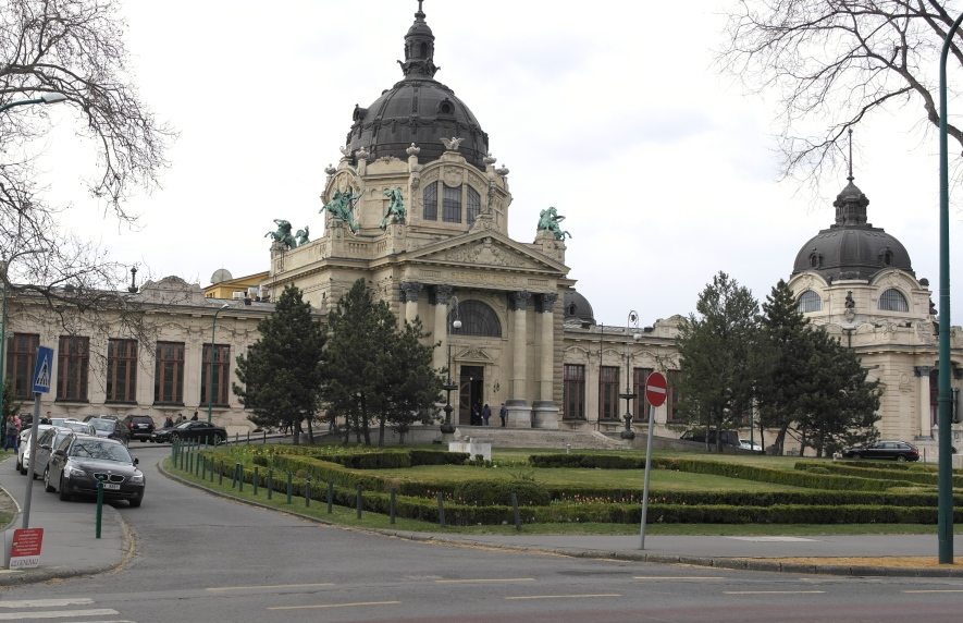 Széchenyi Heilbad - Größte Therme in Budapest