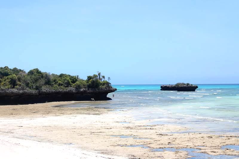 Ein Spaziergang über die kleine Insel vor Sansibar