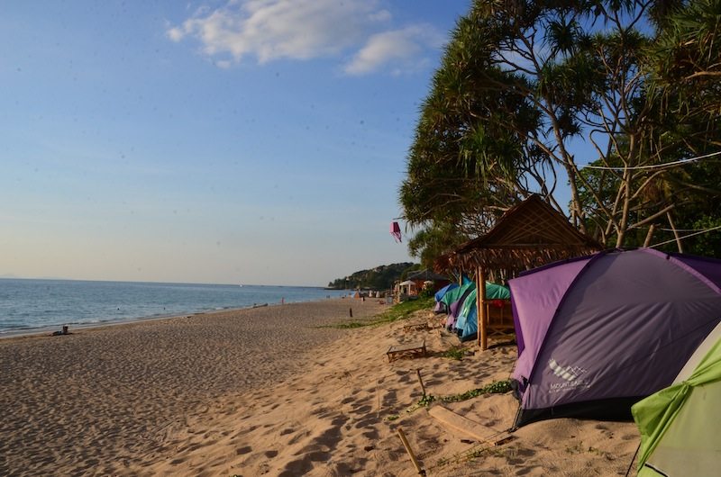 Am Klong Nin Beach von Koh Lanta gab es jeden Tag kostenlose Yogastunden