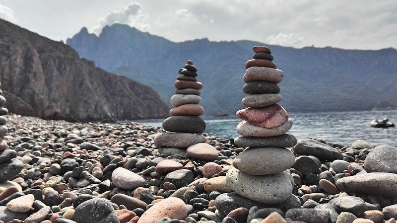 Am Bussaglia Strand an der Westkueste Korsikas