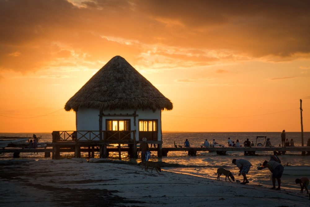 Magische Sonnenuntergänge auf der Isla Holbox in Mexiko
