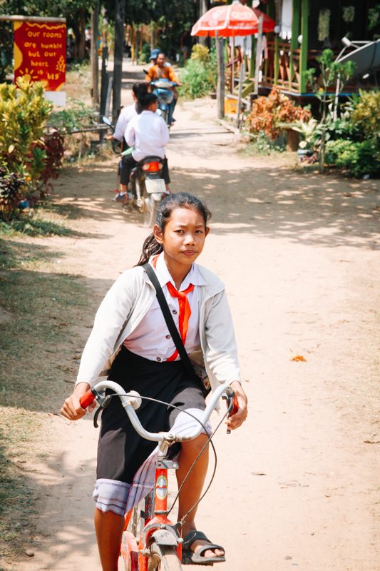Mädchen auf dem Fahrrad auf Don Det 4.000 Islands Süden von Laos