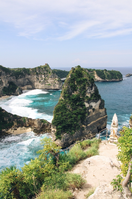 Atuh Beach - Sehenswürdigkeit auf Nusa Penida und perfekt für eine Bali Backpacking Route