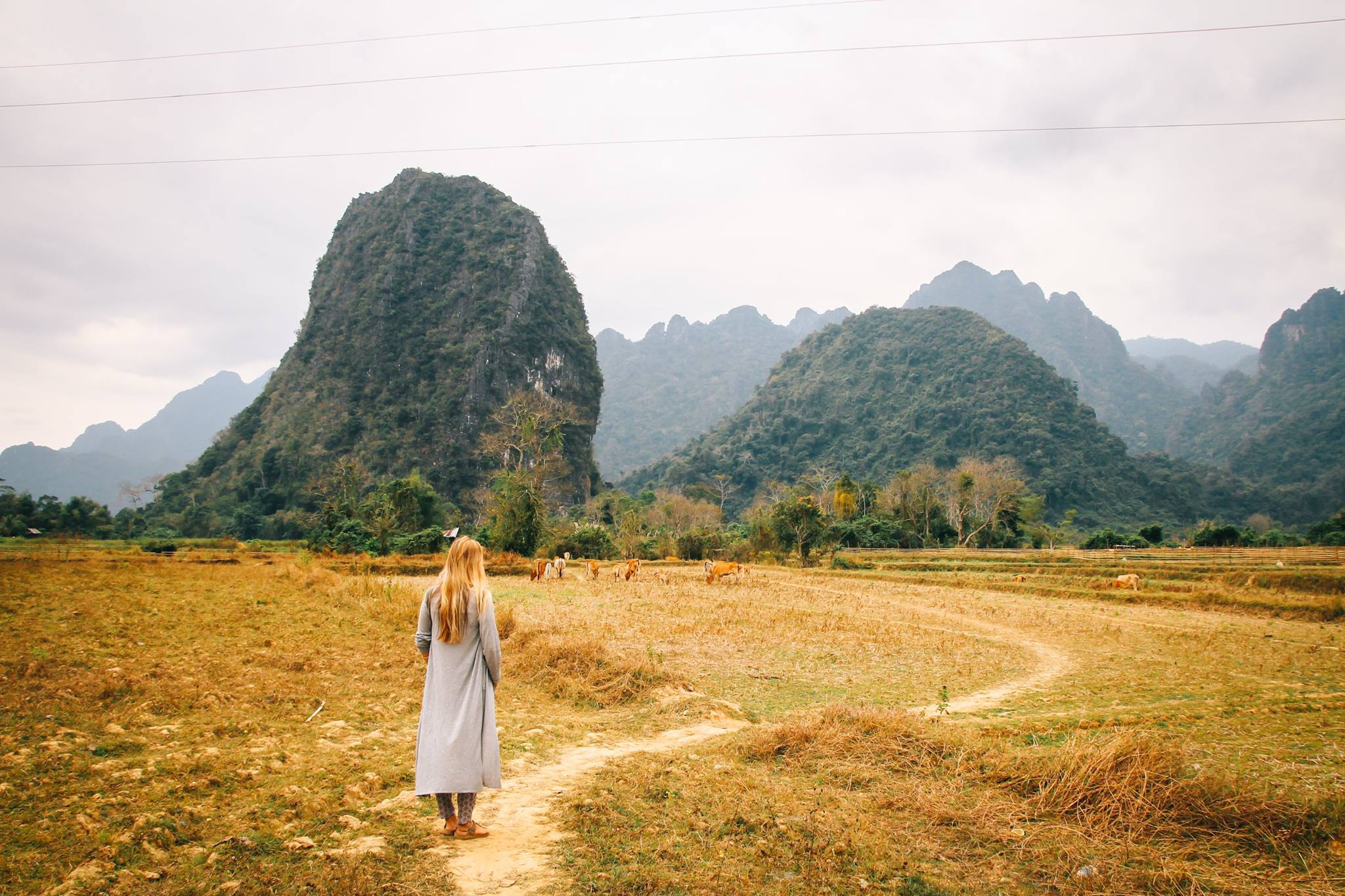 Laos Packliste: Lange Kleidung in Vang Vieng