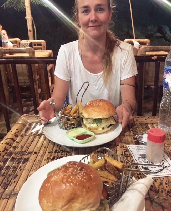 Lombok Kuta Tipp und Highlight - vegetarischer Tempeh Burger