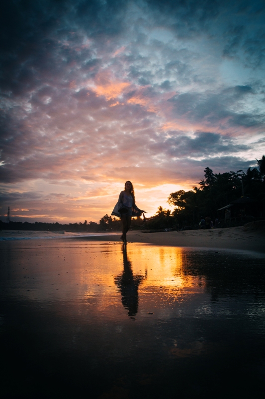 Sonnenuntergang am Strand von Tangalle - unser Sri Lanka Backpacking Highlight