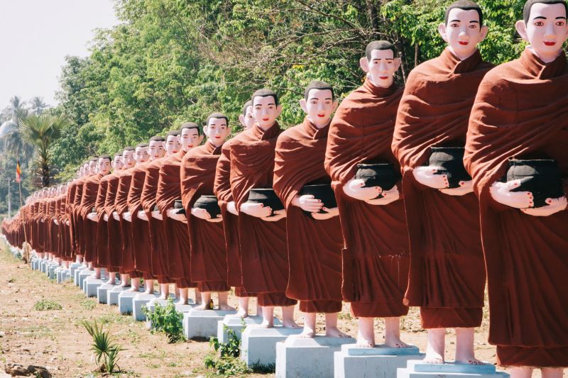 Buddhismus überall auf unserer Myanmar Backpacking Route - und besonders bei Mawlamyaing