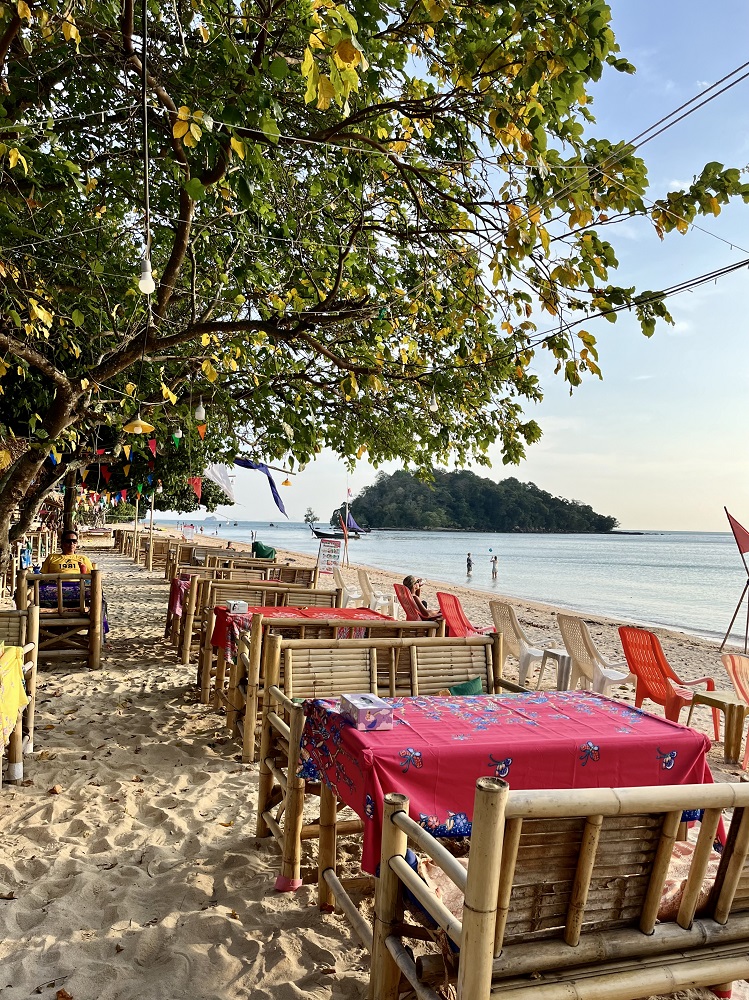 Rimlay Restaurant am Klong Muang Strand in Krabi - Tipp auch mit Kindern