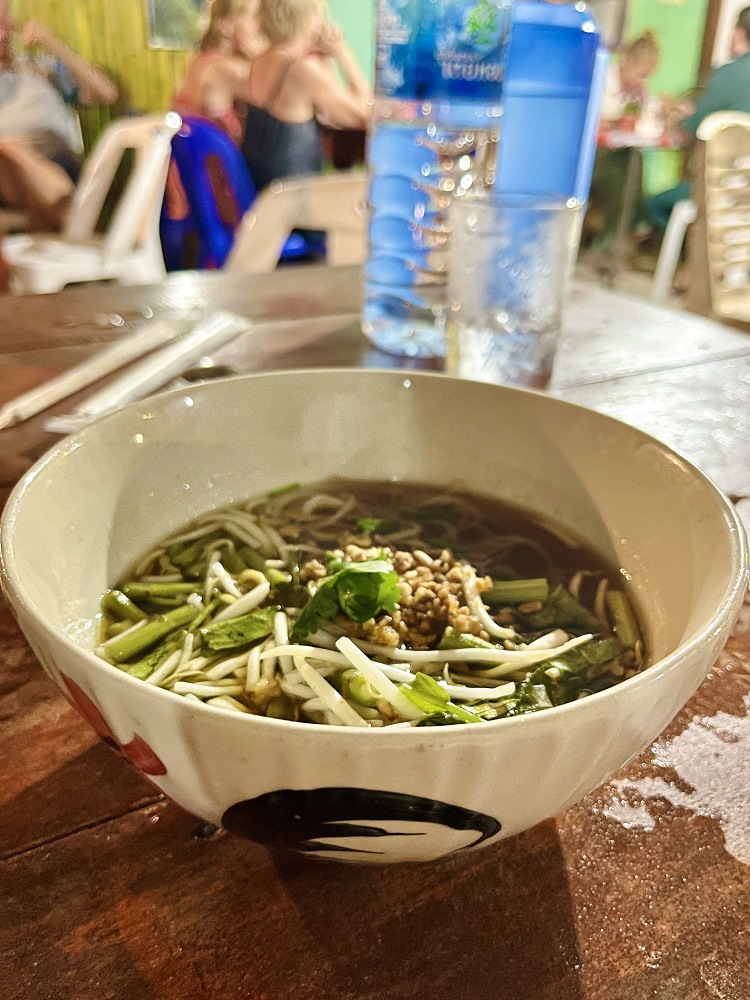 Suppenküche Tingrai auf Koh Jum in Thailand