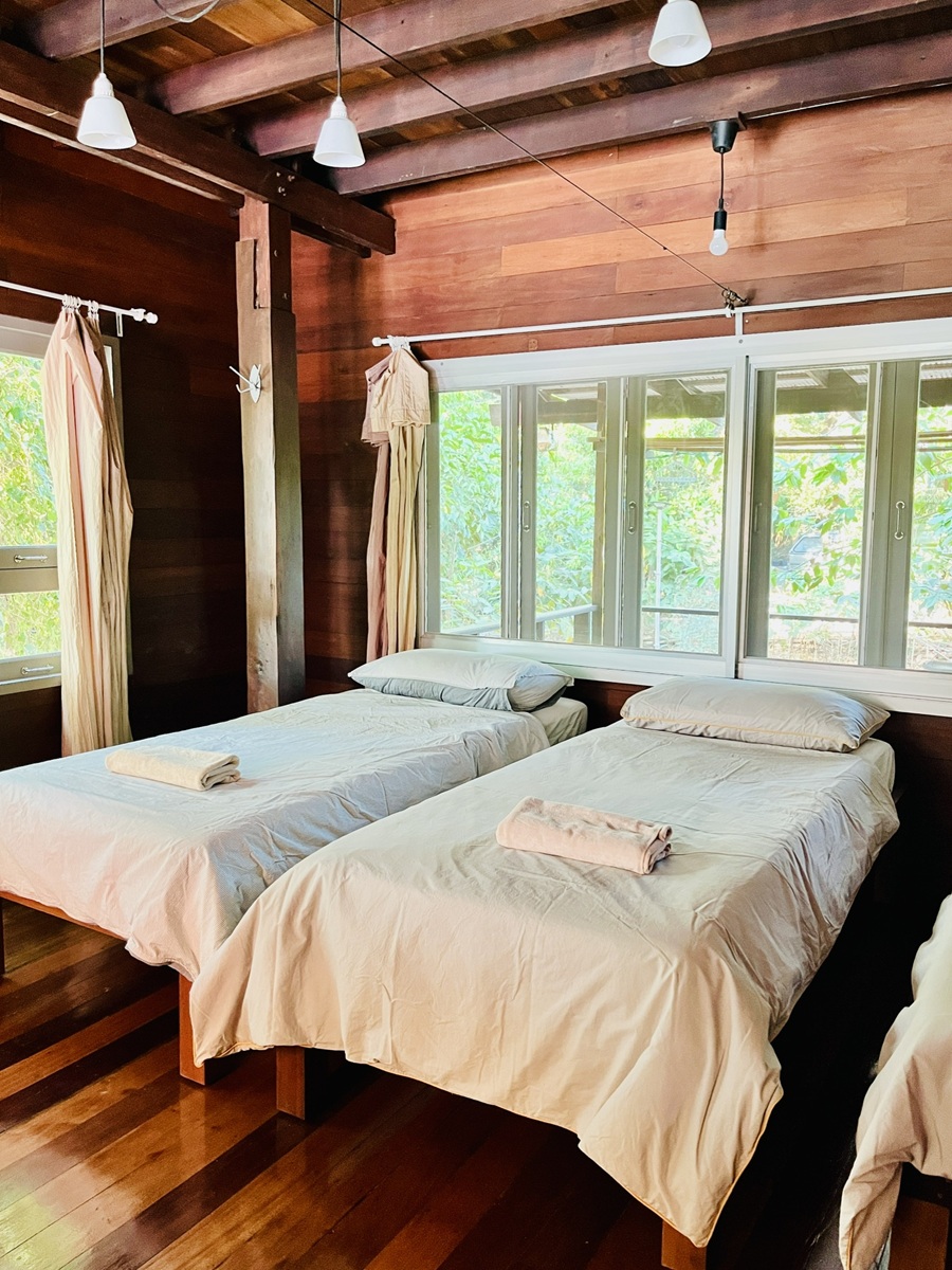 Familienzimmer im Baumhaus in Ayutthaya in Thailand